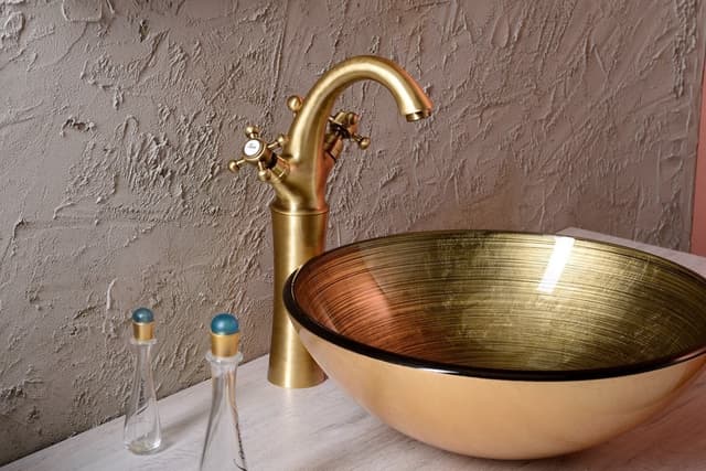 FIANNA szklana umywalka 42 cm, elegancka i funkcjonalna