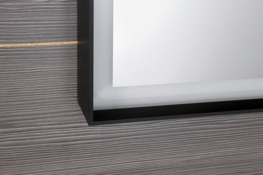 SORT lustro LED 470x700mm z czarną metalową ramą