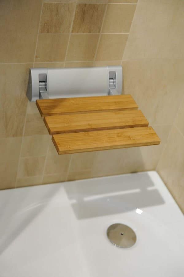 Składane siedzisko prysznicowe bambusowe 32x23cm Aqualine