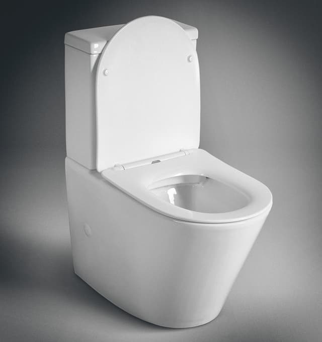 PACO RIMLESS kompakt WC z uniwersalnym odpływem