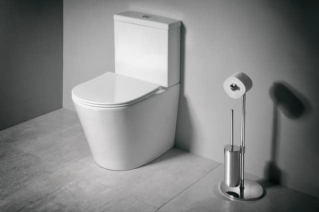 PACO RIMLESS kompakt WC z uniwersalnym odpływem