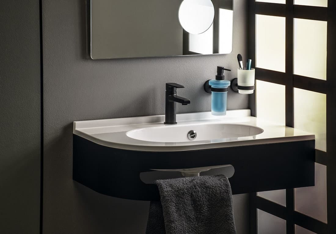 X-ROUND BLACK dozownik mydła 250ml, szkło mleczne