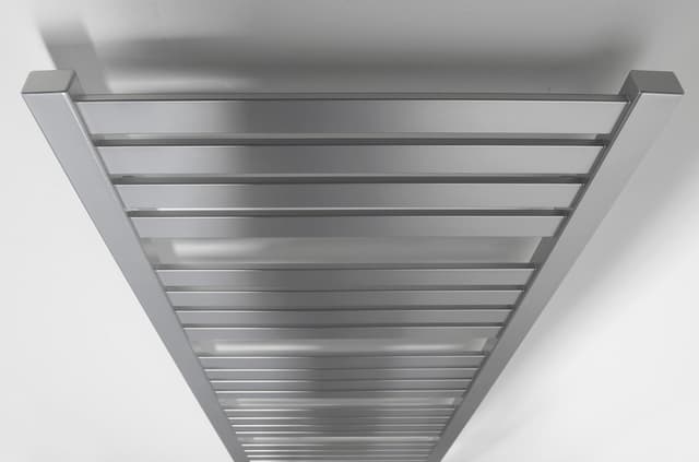 NEVEL grzejnik elektryczny 555x1583mm 690 W srebrny