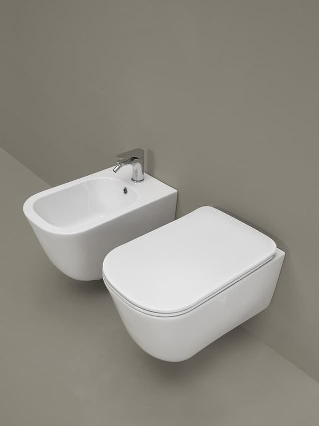 TRIBECA wiszący bidet 35x54 cm z zestawem montażowym