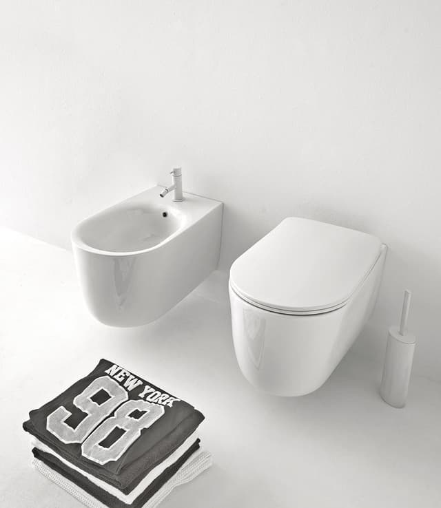 NOLITA wiszący bidet 35x55cm z zestawem montażowym