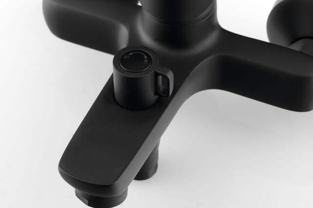 LOTTA ścienna bateria wannowa 150mm czarny mat