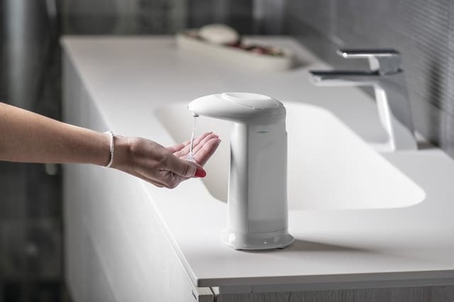 Bezdotykowy dozownik mydła 350ml ABS biały