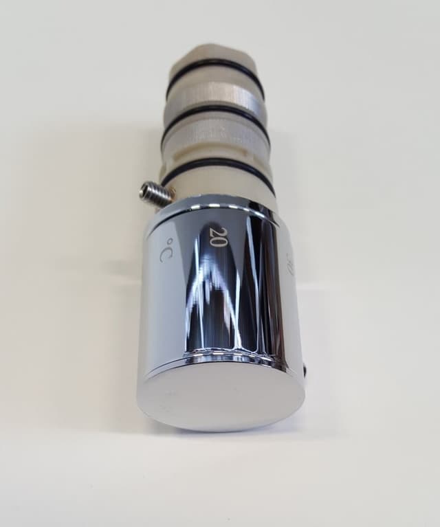 Głowica termostatyczna z rękojeścią do artykułu 55052