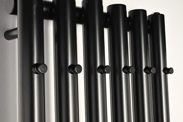 PILON grzejnik łazienkowy 270x1800mm, 4 wieszaki, czarny mat