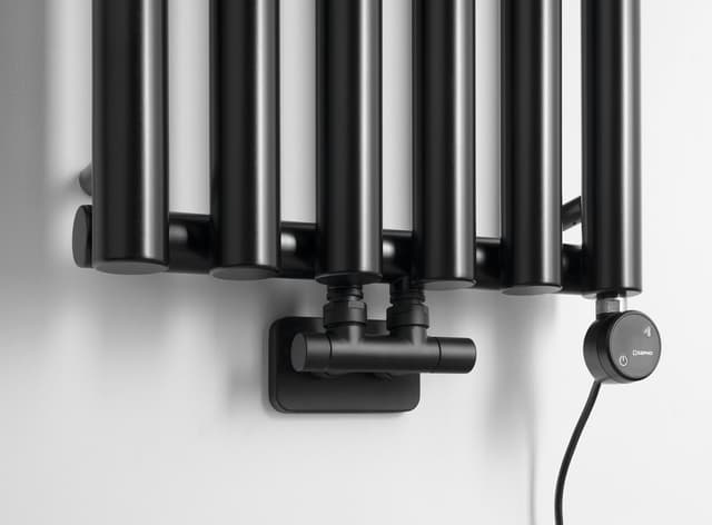 PILON grzejnik łazienkowy 270x1800mm, 4 wieszaki, czarny mat