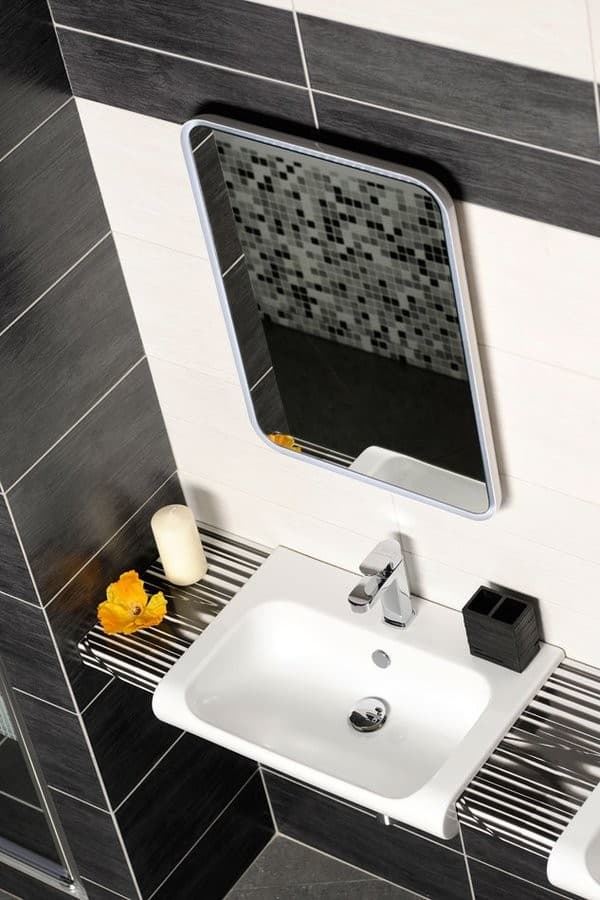 FLOAT lustro LED z oświetleniem 60x80 cm