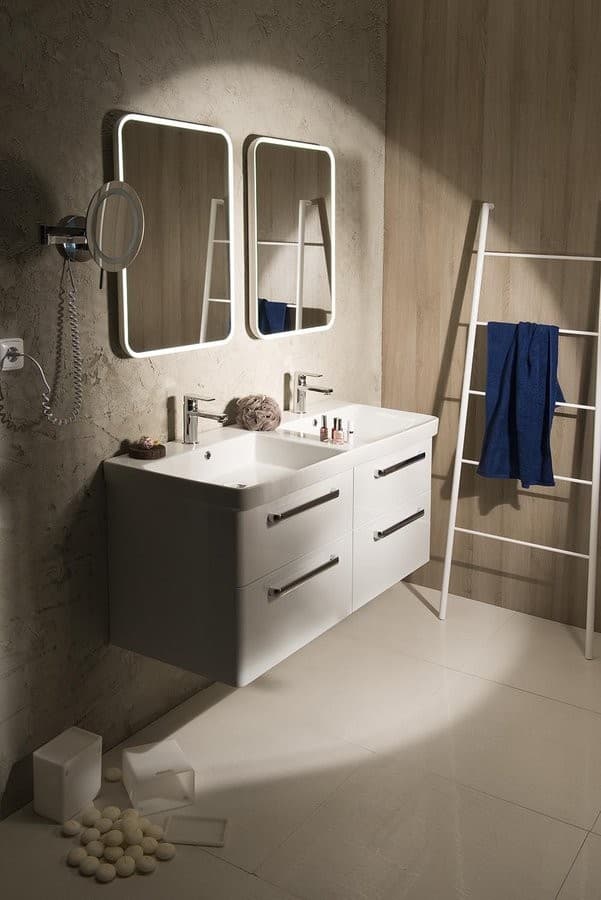FLOAT lustro LED z oświetleniem 60x80 cm