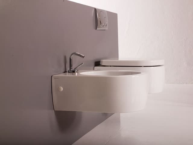 FLO bidet wiszący 36,5x20x50 cm - nowoczesny design