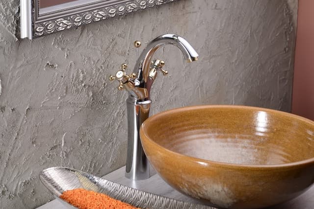 ANTEA wysoka bateria umywalkowa z odpływem chrom/złoto