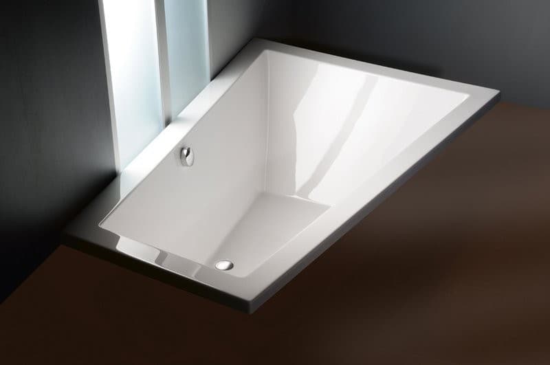 TRIANGL R wanna asymetryczna 180x120cm, prawa biała