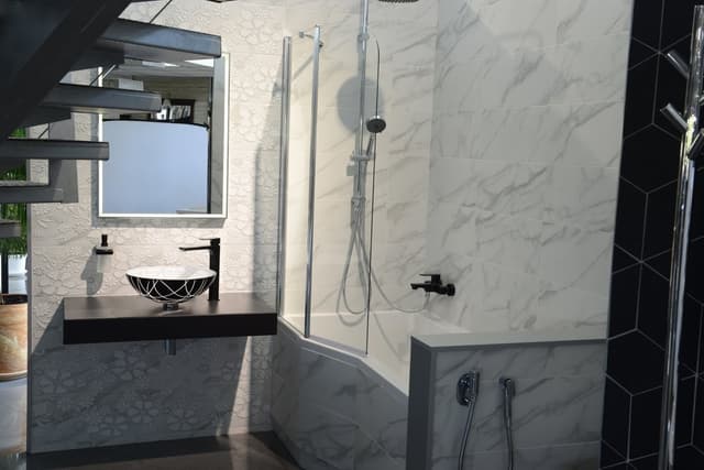 SPY bateria wannowa bez węża prysznicowego, matowa czarna