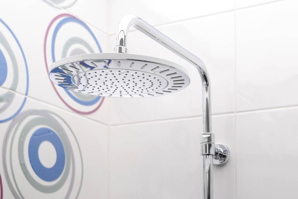 LIAM zestaw prysznicowy z baterią termostatyczną i półką