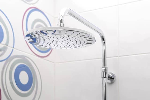 LIAM zestaw prysznicowy z baterią termostatyczną i półką