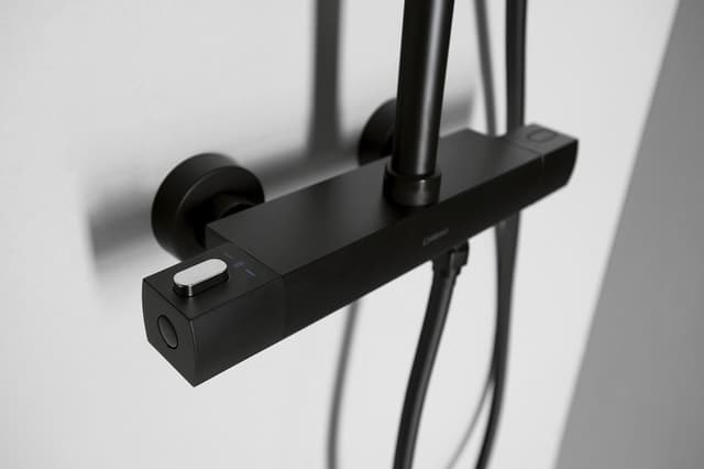 DARK teleskopowy zestaw prysznicowy z baterią termostatyczną