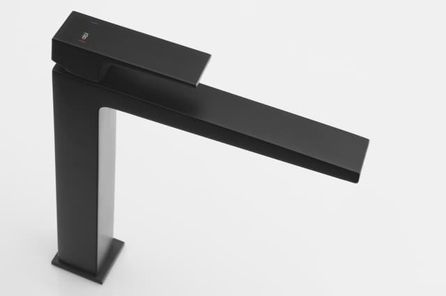 DIMY wysoka bateria umywalkowa z przedłużoną wylewką czarna