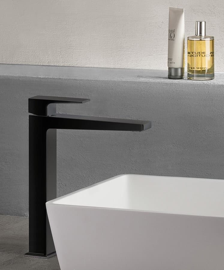 DIMY wysoka bateria umywalkowa z przedłużoną wylewką czarna