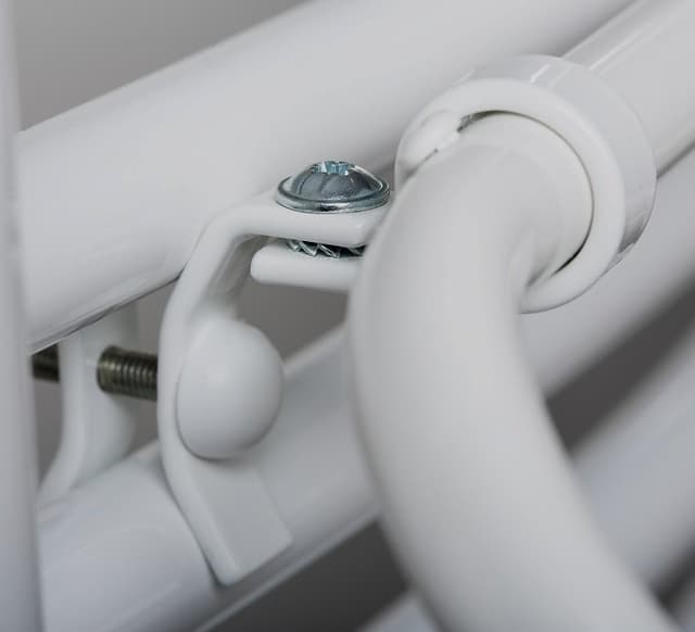 Wieszak na ręczniki na grzejnik 60cm, uniwersalne mocowanie