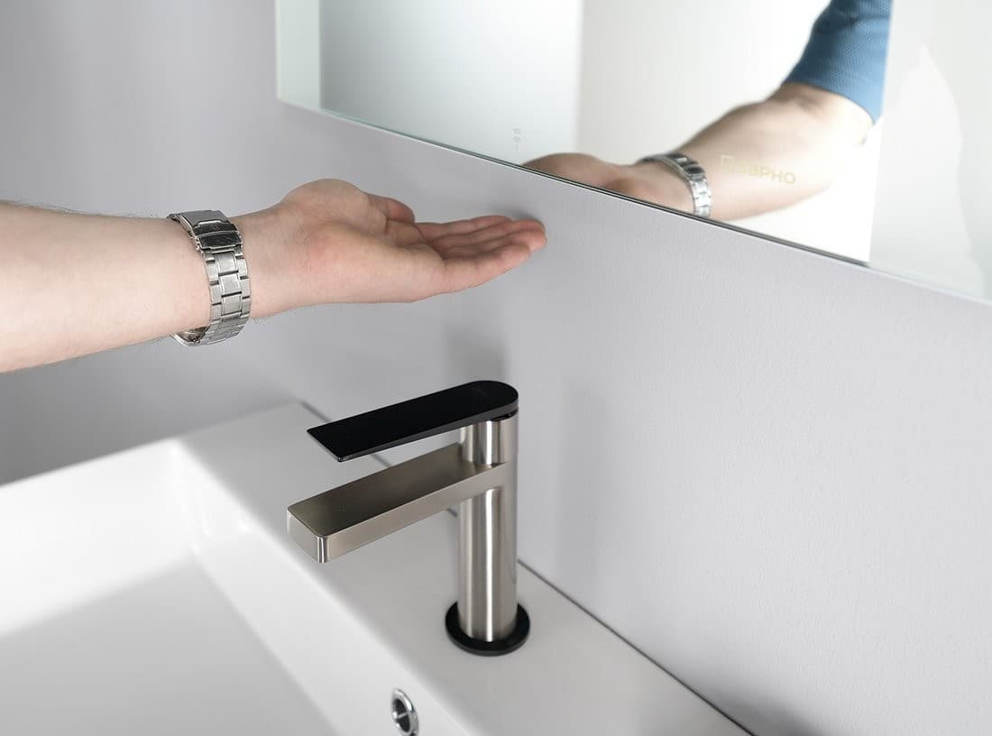 DURANGO lustro LED z czujnikiem, 600x800mm