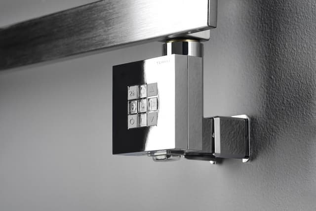 KTX grzałka elektryczna z termostatem 400 W chrom