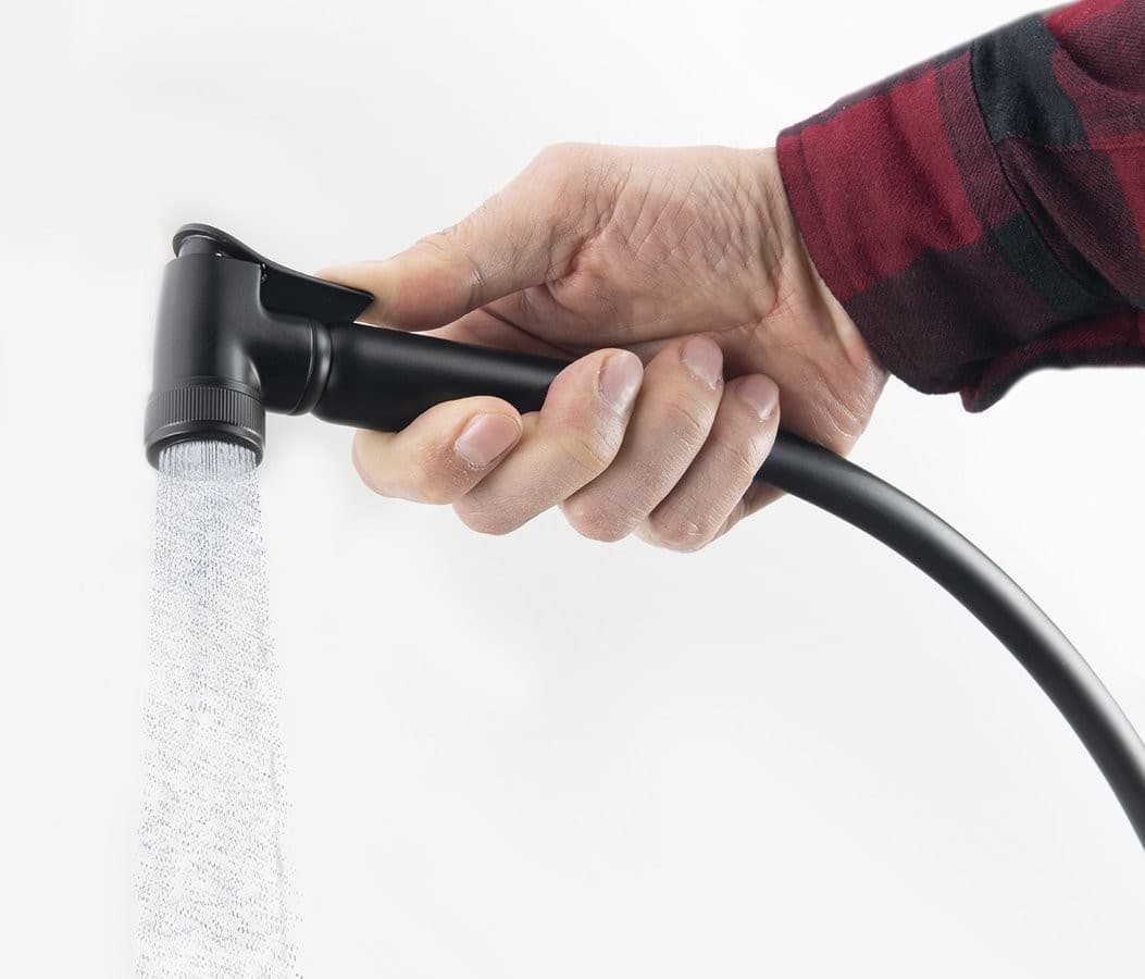 Podtynkowa bateria bidetowa z słuchawką i wężem czarny mat