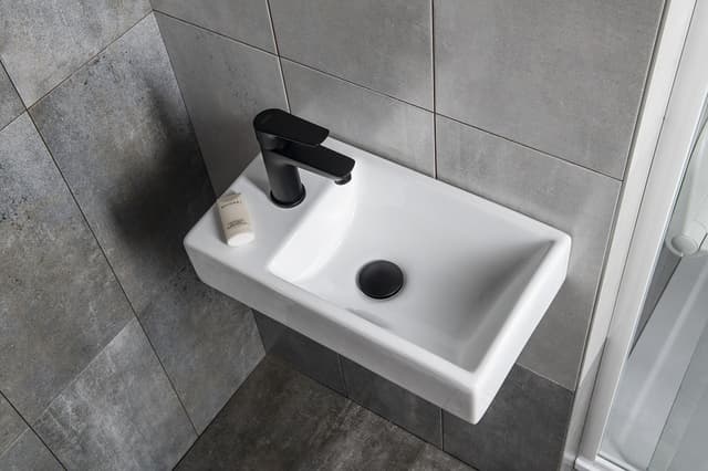 MINOS umywalka ceramiczna 45x26 cm z baterią lewą