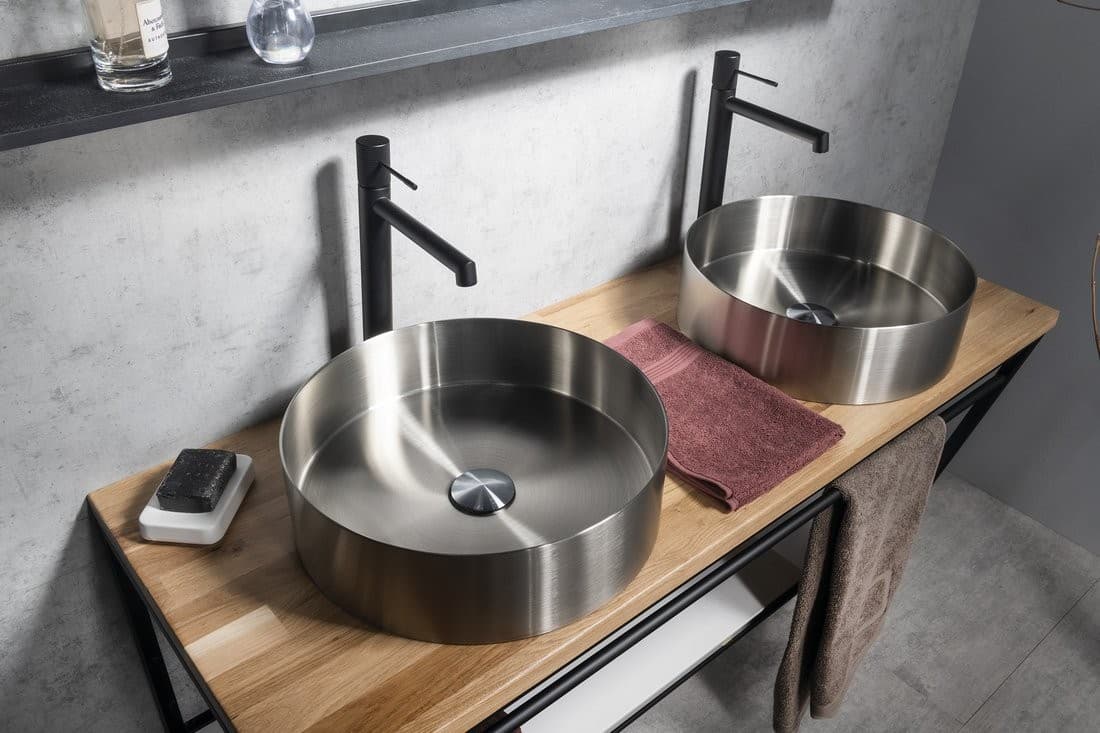AURUM umywalka stal nierdzewna 38 cm z korkiem mat