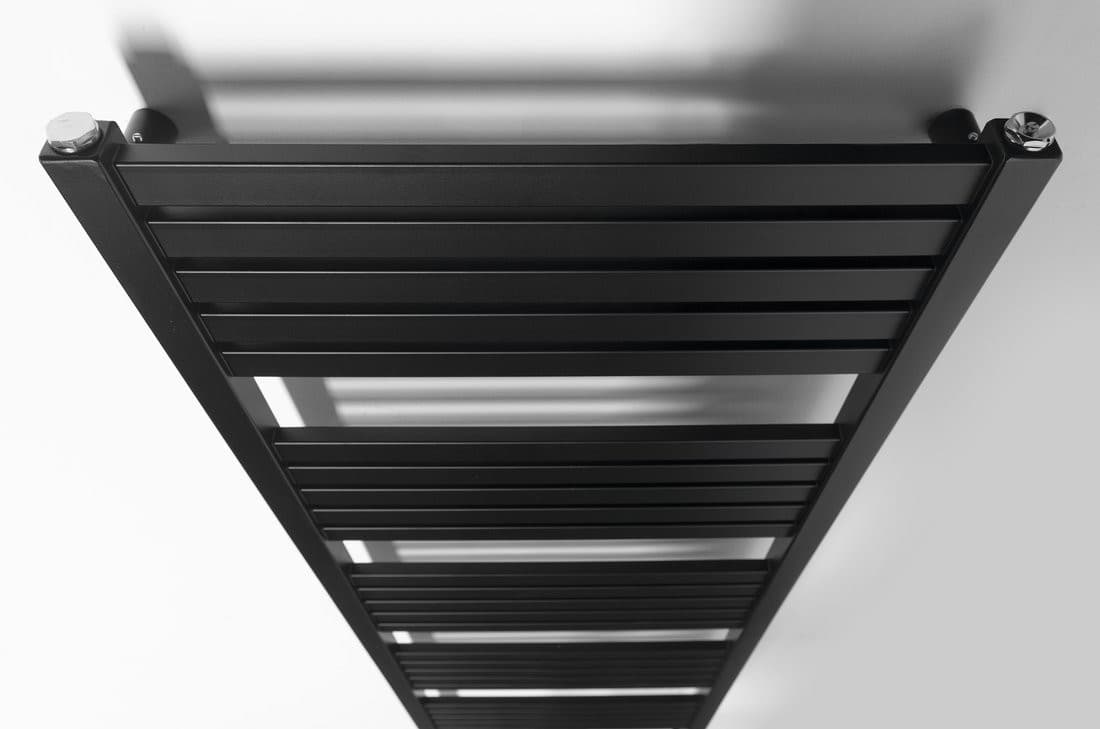 GRUNT grzejnik łazienkowy 500x1610 mm, środkowe podłączenie, matowy czarny