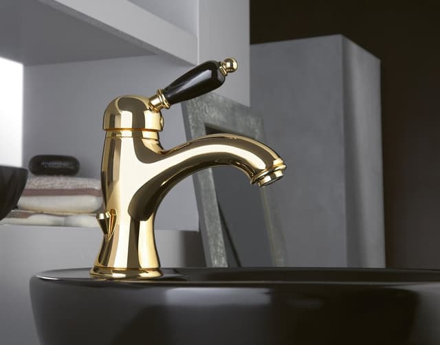 KIRKÉ BLACK bateria umywalkowa z odpływem czarna, złota