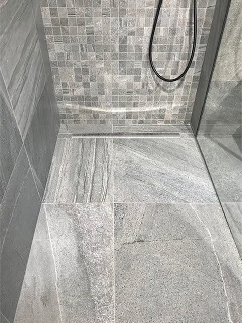 Listwa spadkowa prawa 10mm, 1200mm, stal nierdzewna mat