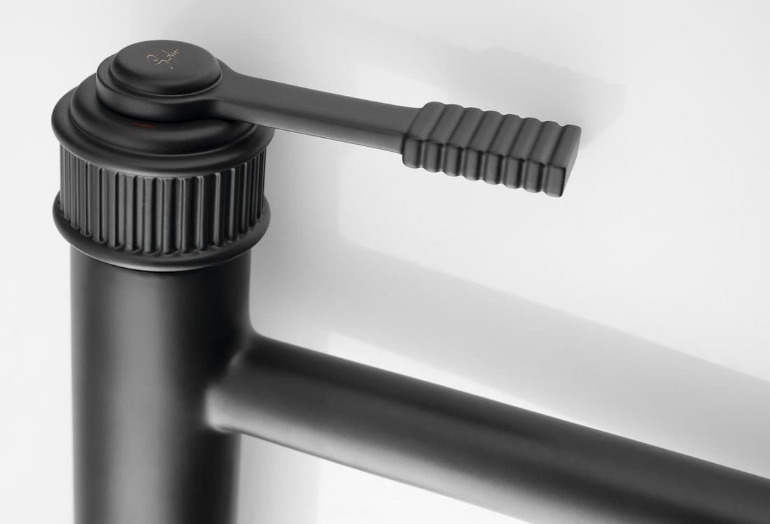 VERSI bateria umywalkowa, wysoka, przedłużoną wylewką, czarny mat