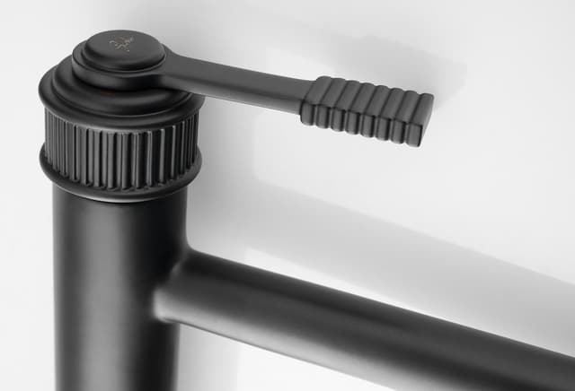 VERSI bateria umywalkowa, wysoka, przedłużoną wylewką, czarny mat