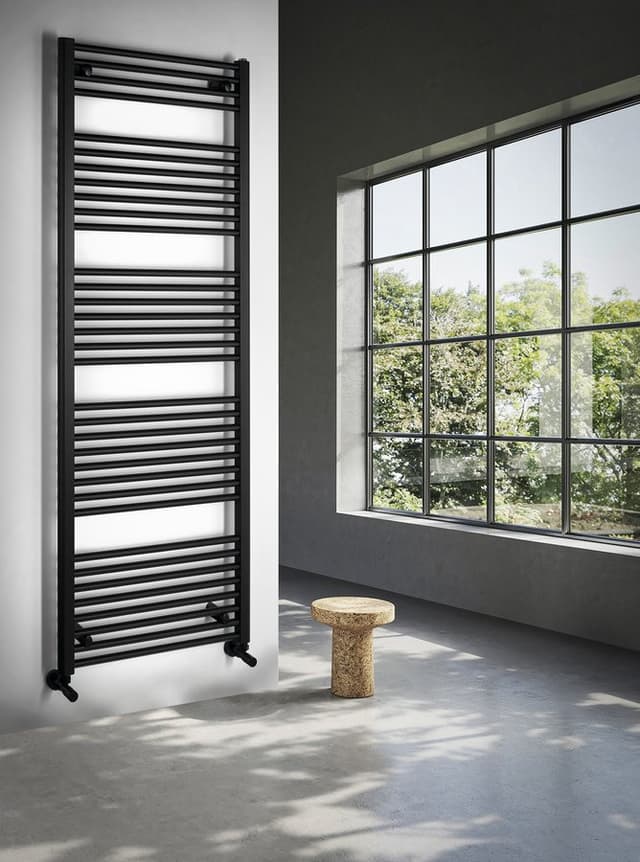 DIRECT grzejnik łazienkowy DIRECT grzejnik z bocznym przyłączem 600x1680mm, czarny mat