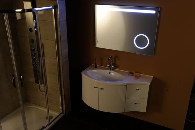 ASTRO lustro 100x70 cm z oświetleniem LED i lusterkiem kosmetycznym